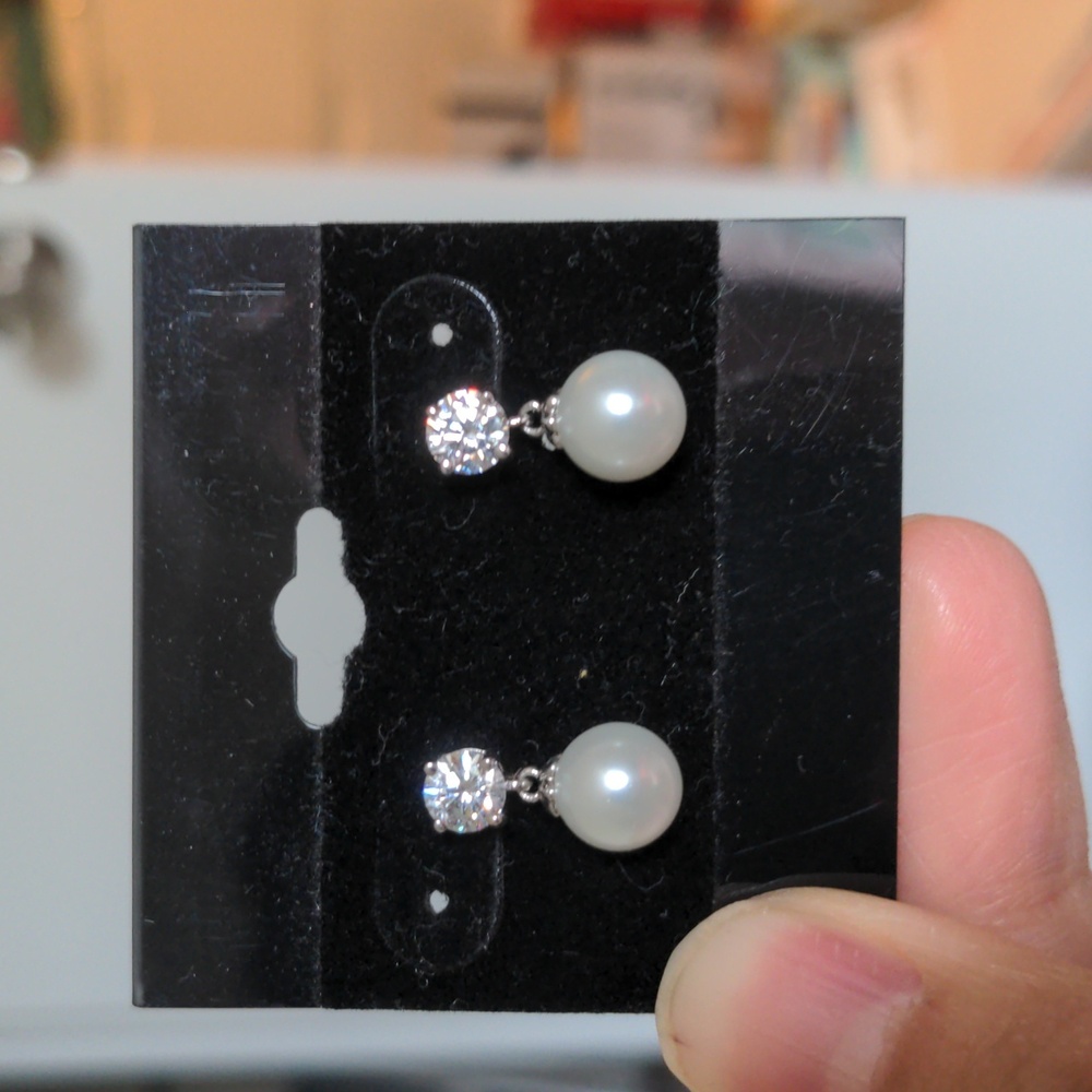 Bundle of 3 hair pieces and NWOT Pearl and Diamond Earrings - Picture 3 of 4